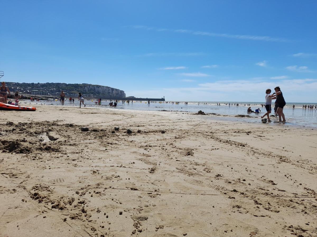 Charmante Villa Plein Sud 50M De La Plage - Balcon Vue Laterale Sur Mer - Equipee De La Fibre, Wifi, Internet Мер-ле-Бен Экстерьер фото